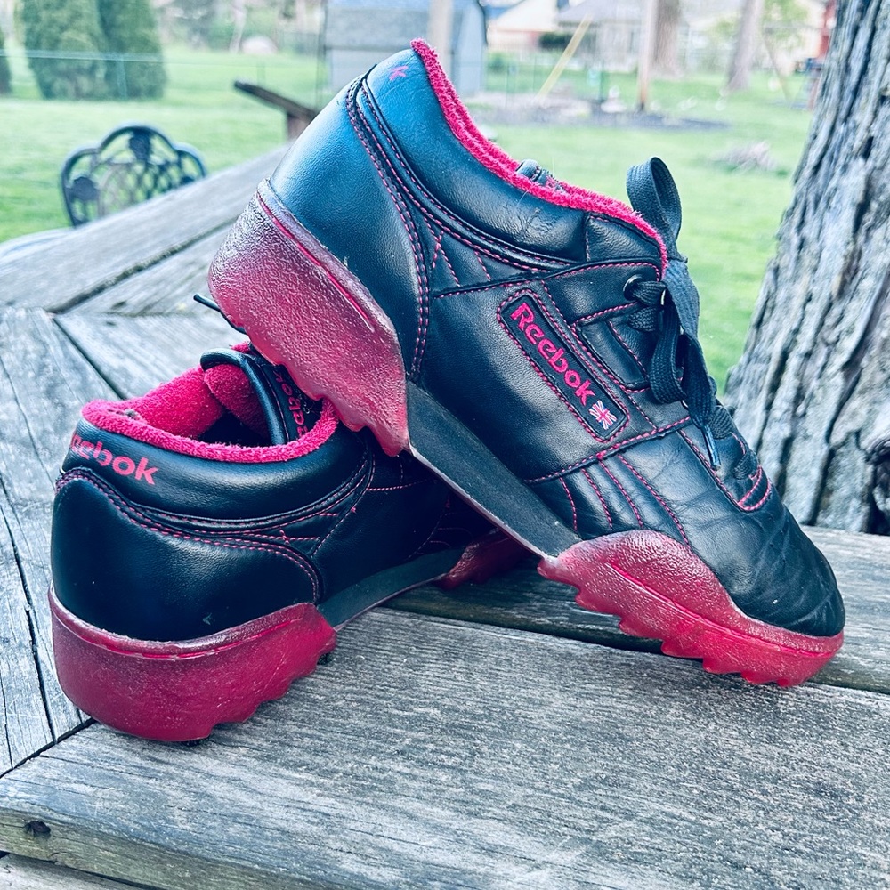 Retro Style Y2K Black Leather Reebok ClassicsWomen Sz. 9, Men Sz. 7.5